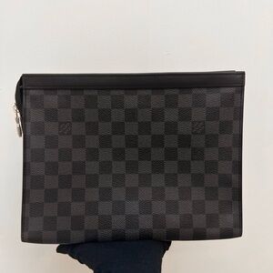 Louis Vuitton Checkered Black Men's clutch